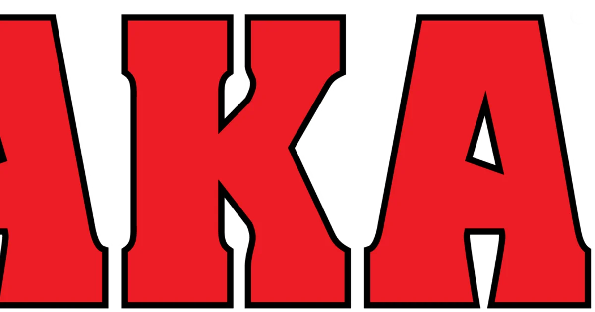 K-1踢拳组合技——荷兰选手在完成刺拳-直拳-前钩拳连击后送出右侧低踢(right low kick)；对方的格挡已因应对钩拳而移位，前侧大腿完全暴露。